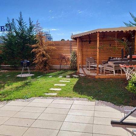 אראד Sika Sunny Garden Apartment מראה חיצוני תמונה