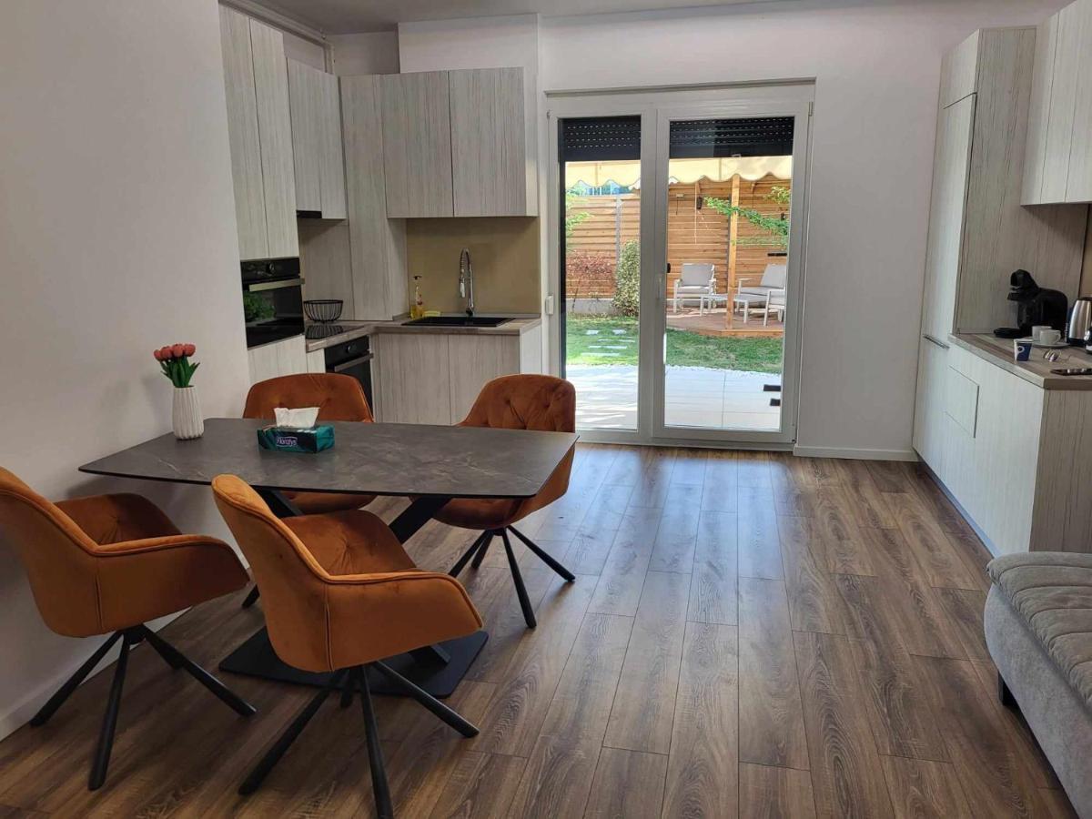 אראד Sika Sunny Garden Apartment מראה חיצוני תמונה